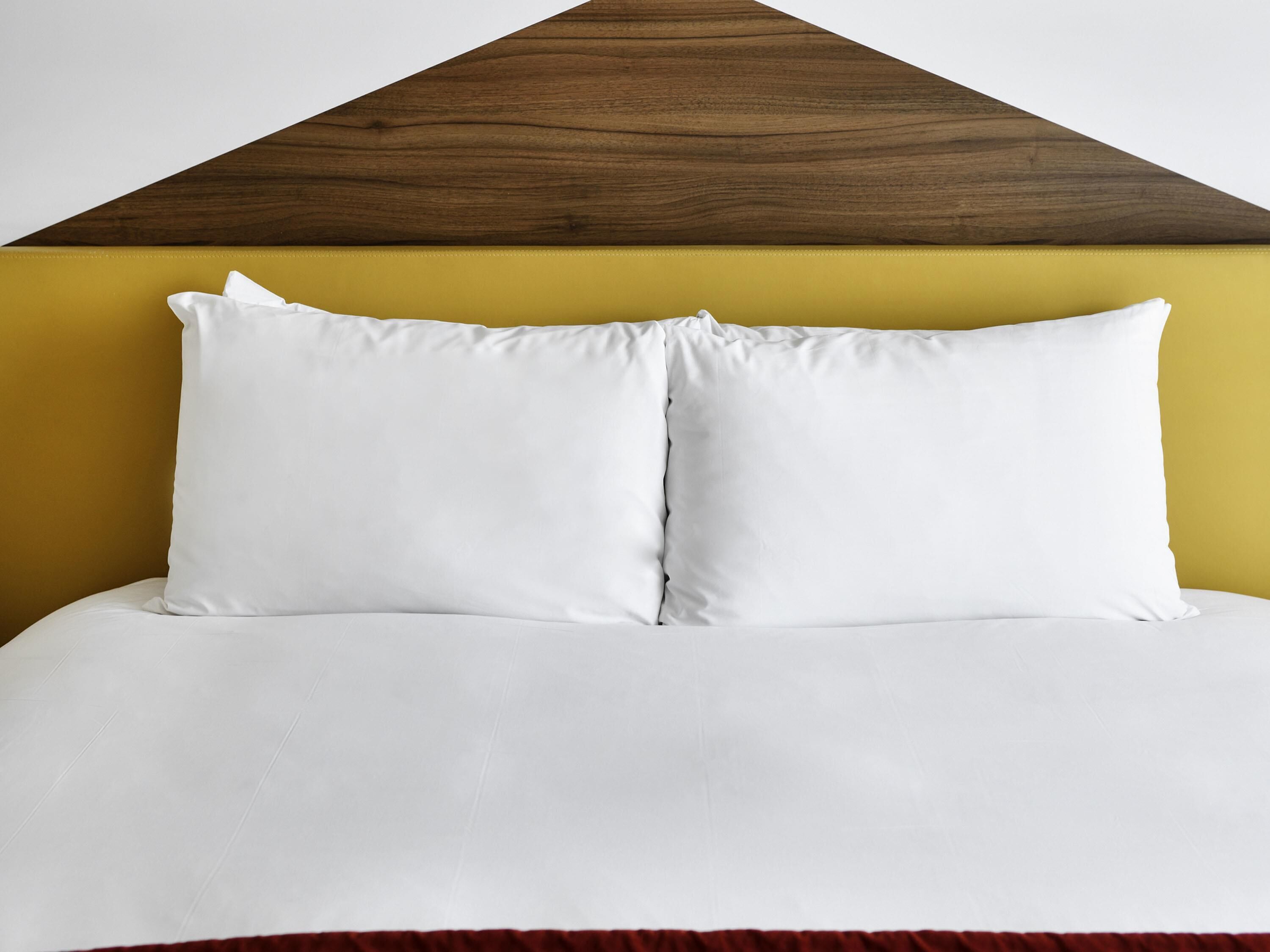 Classic Room, 1 King Bed, Balcony | Egyptian cotton sheets, premium bedding, pillowtop beds, minibar