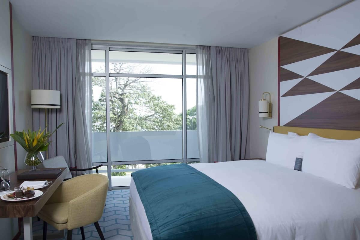 Egyptian cotton sheets, premium bedding, pillow-top beds, minibar