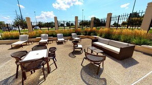 Terrace/patio - Sheraton West Des Moines Hotel (West Des Moines)