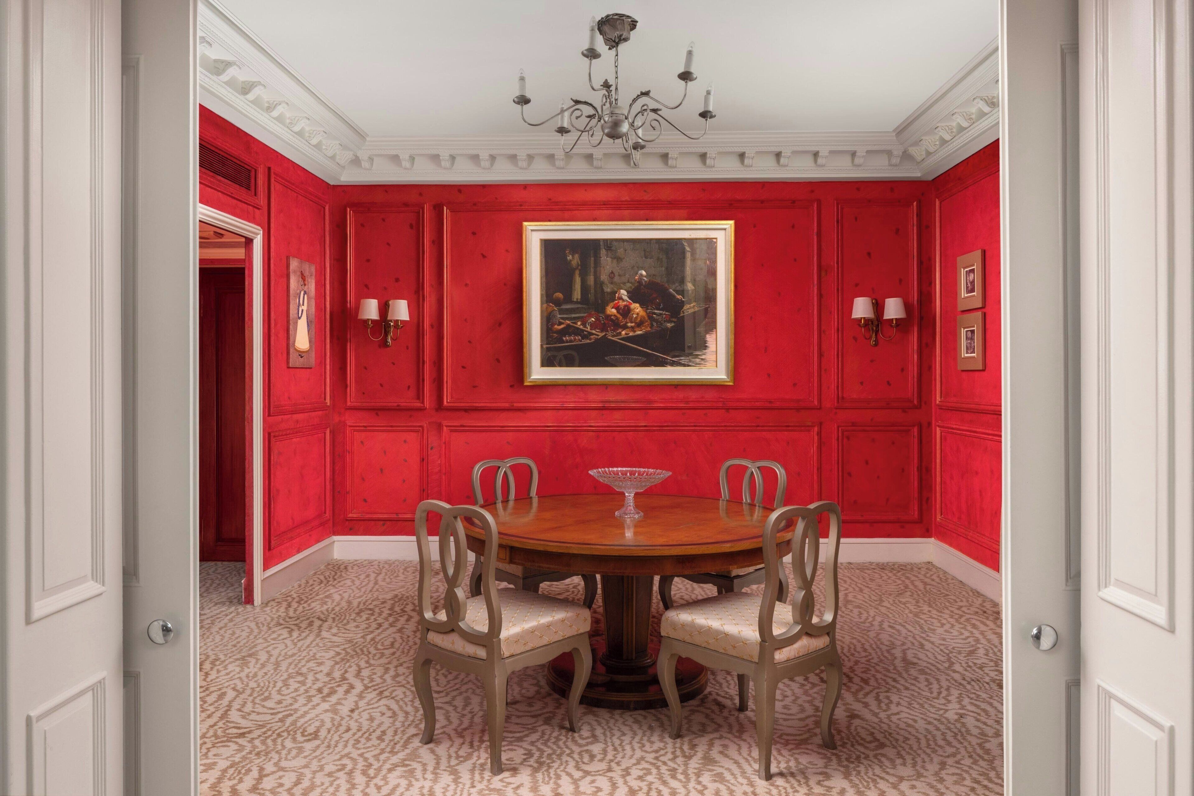 ห้องแกรนด์สวีท, เตียงคิงไซส์ 1 เตียง, วิวสวน | เครื่องนอนระดับพรีเมียม, เตียงพร้อมฟูกเสริมที่นอน, ตู้นิรภัยในห้องพัก