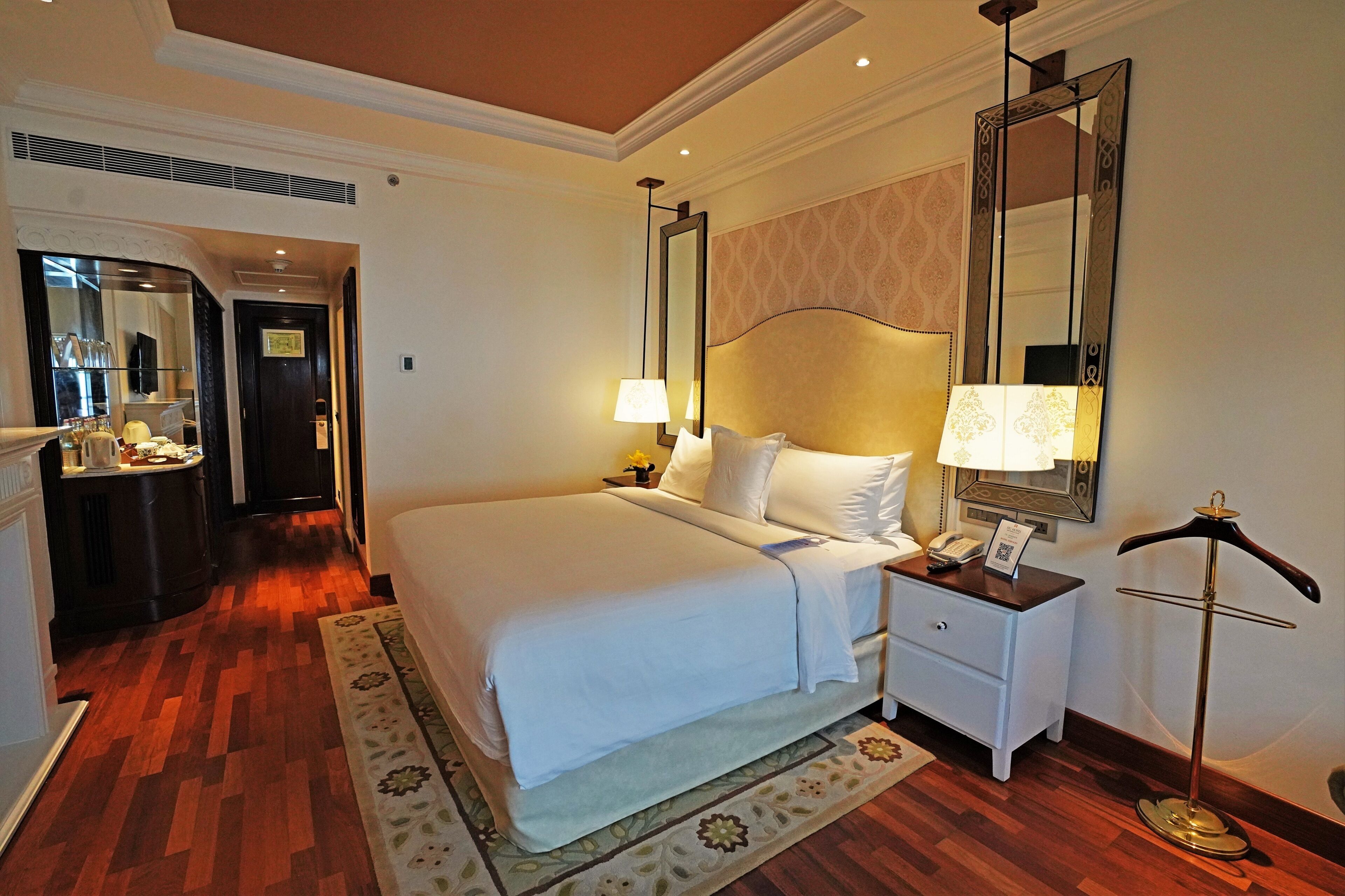 Premium bedding, pillowtop beds, in-room safe, desk