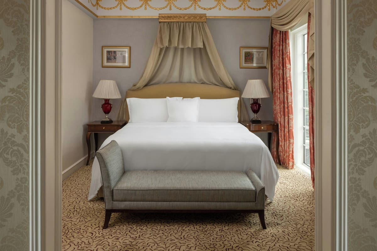1 bedroom, premium bedding, pillowtop beds, in-room safe