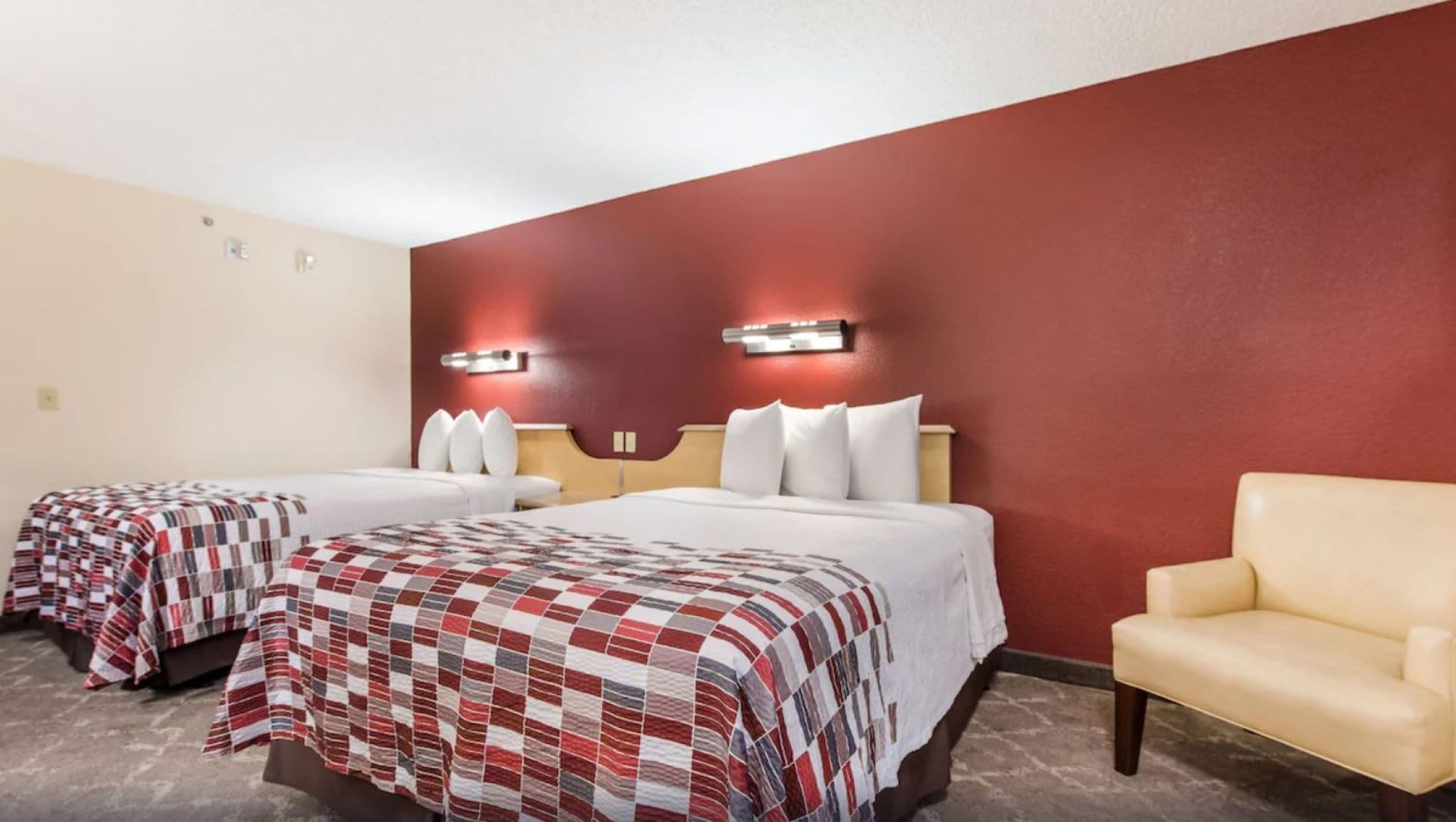 Cortinas opacas, tabla de planchar con plancha, wifi gratis