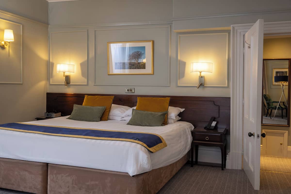 コンフォート ルーム ダブルベッド 1 台 禁煙 | セーフティボックス (室内)、客室ごとに異なる装飾、客室ごとに異なるインテリア、デスク