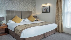 Deluxe kamer, 1 tweepersoonsbed, niet-roken | Een kluis op de kamer, individueel gedecoreerd, individueel gemeubileerd