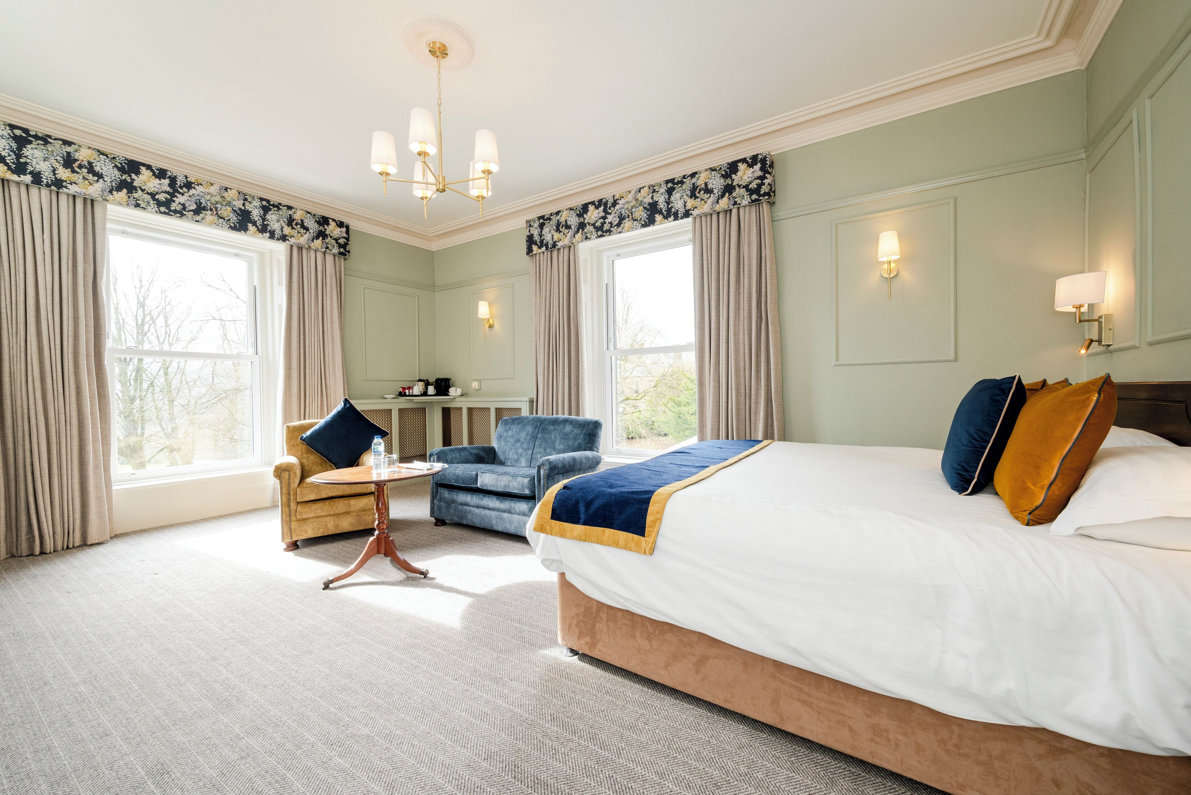 Habitación Deluxe, 1 cama doble, no fumadores | Caja fuerte, decoración individual, mobiliario individual y escritorio