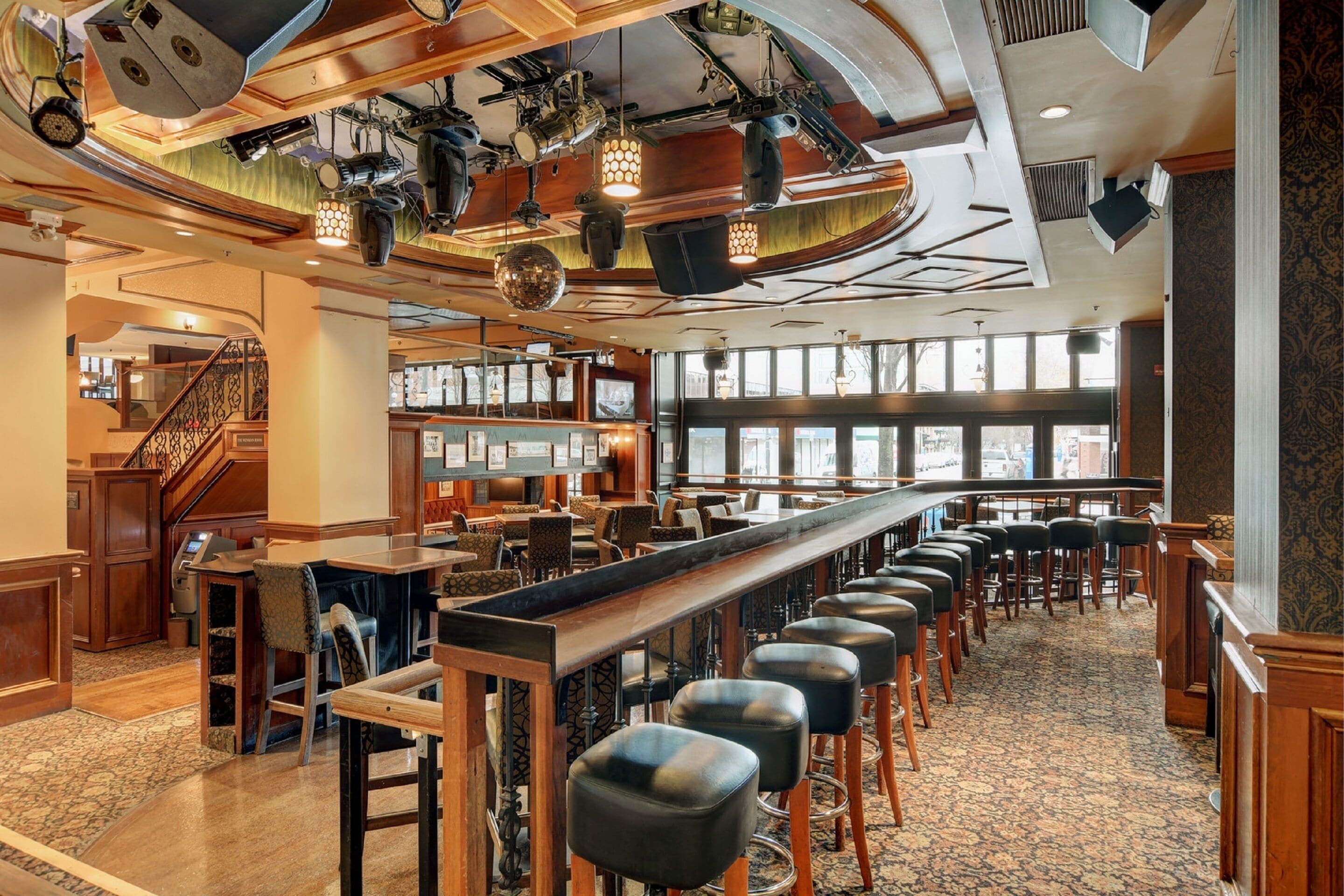 lunch and dinner served