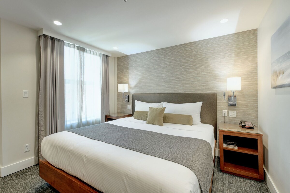 Minibar, in-room safe, blackout curtains, iron/ironing board