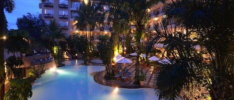 Outdoor pool, pool umbrellas