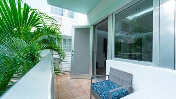 Premier-Zimmer, 1 King-Bett, Balkon, Gartenblick | Blick vom Balkon