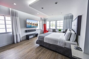 Superior King | Premium bedding, pillowtop beds, in-room safe, individually furnished - The Kent Hotel (Miami Beach)