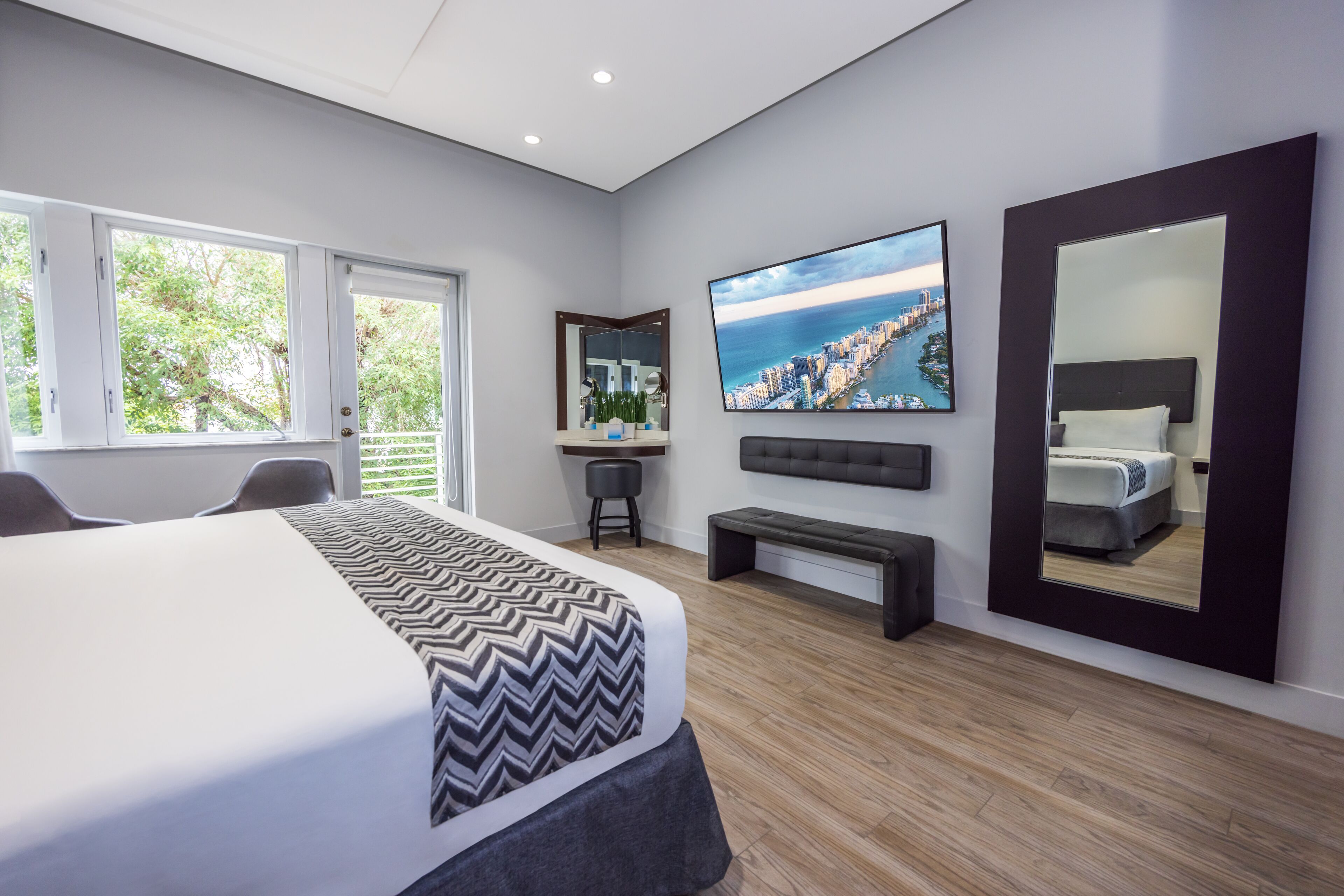 Chambre « Premier », 1 très grand lit, balcon, vue jardin