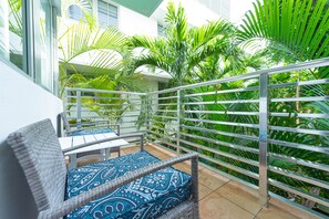 Premier Room, 1 King Bed, Balcony, Garden View | Balcony - The Kent Hotel (Miami Beach)