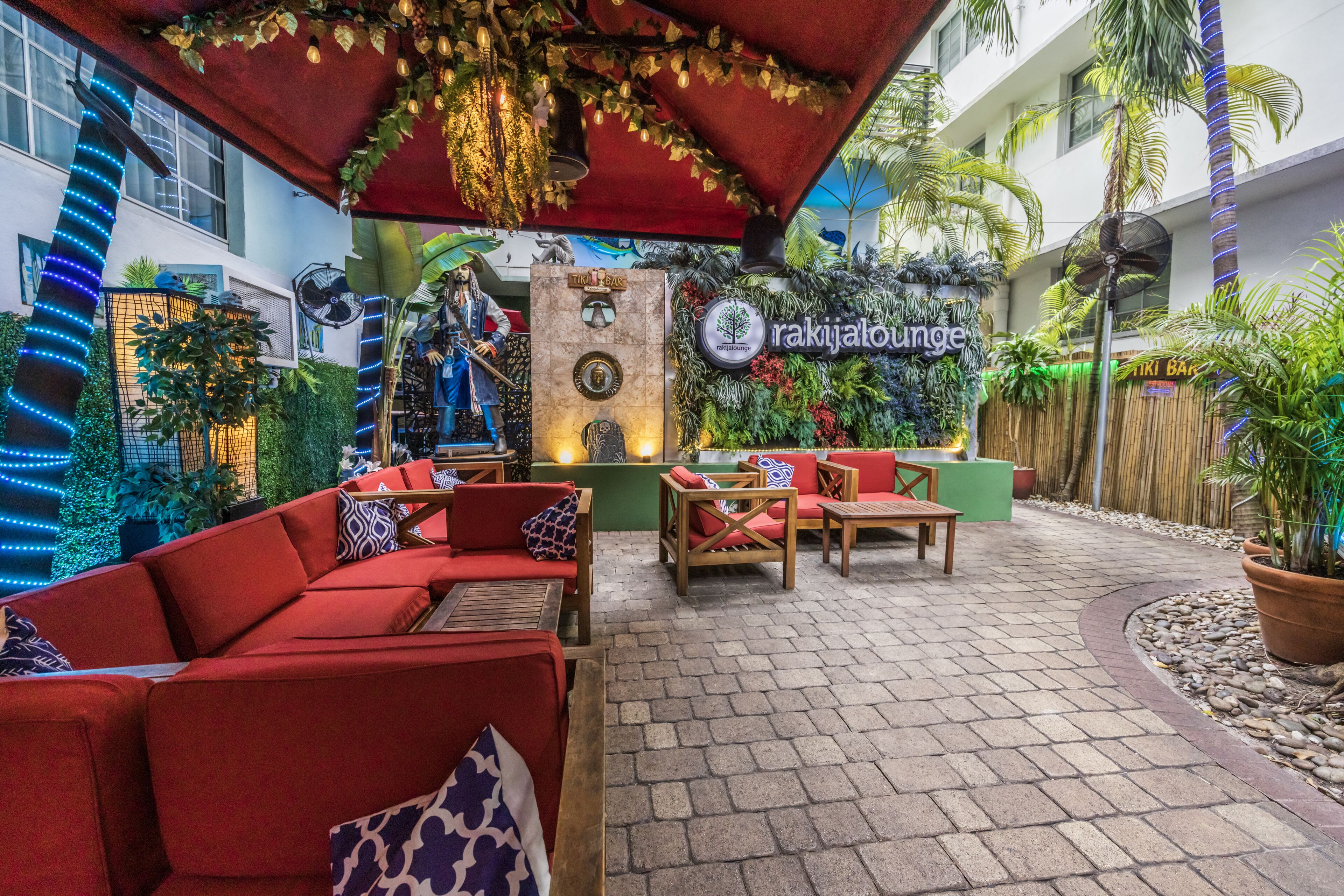 lunch, dinner served; american cuisine, garden views