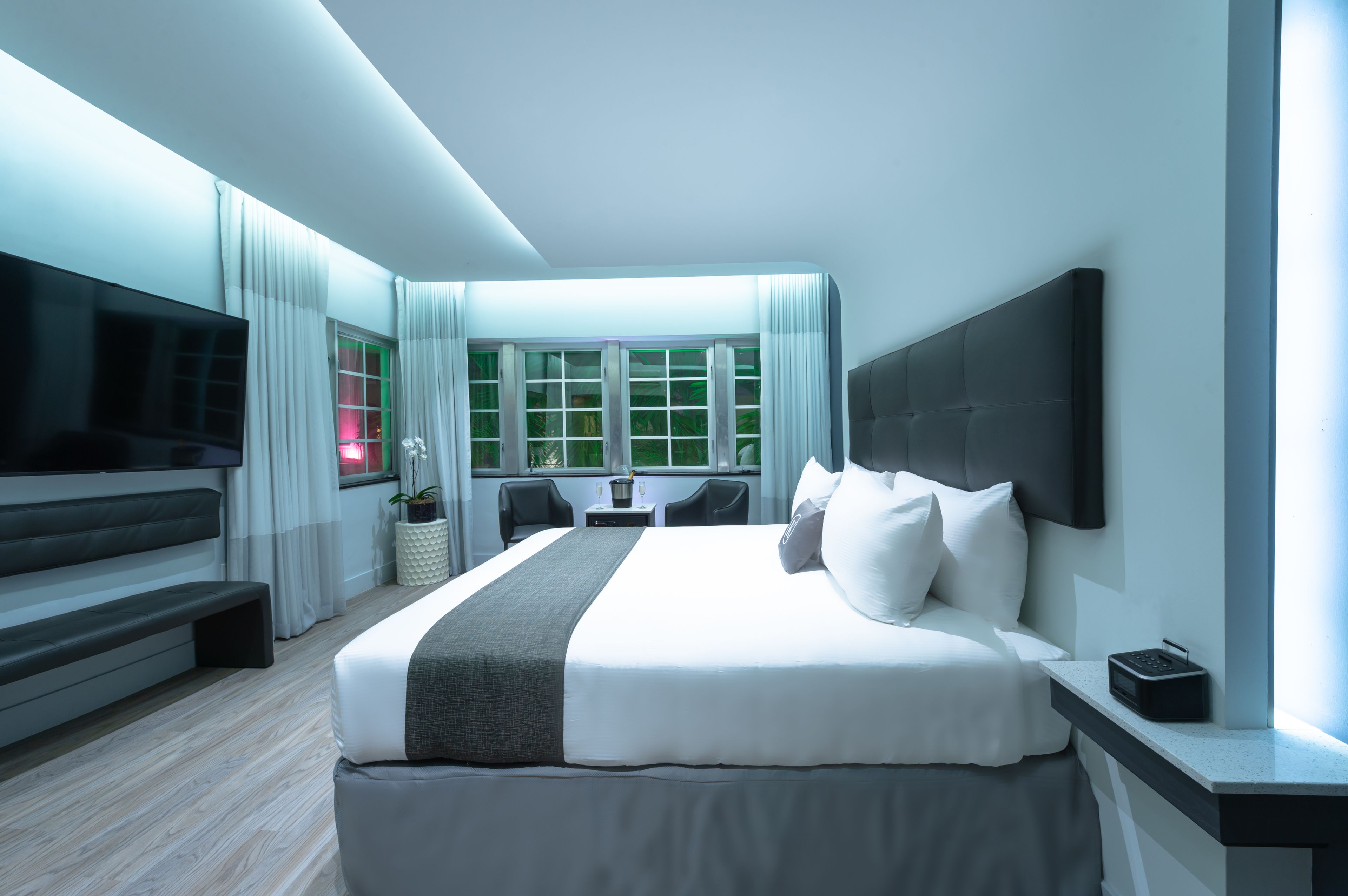 superior king | premium bedding, pillow-top beds, in-room safe, individually furnished