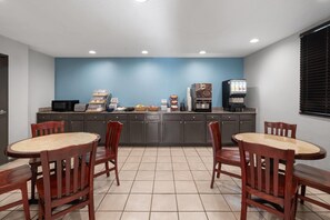 Free daily on-the-go breakfast  - Days Inn by Wyndham College Park Airport Best Road (College Park)