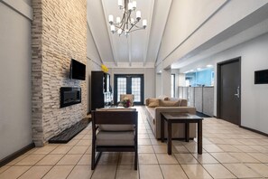 Lobby - Days Inn by Wyndham College Park Airport Best Road (College Park)