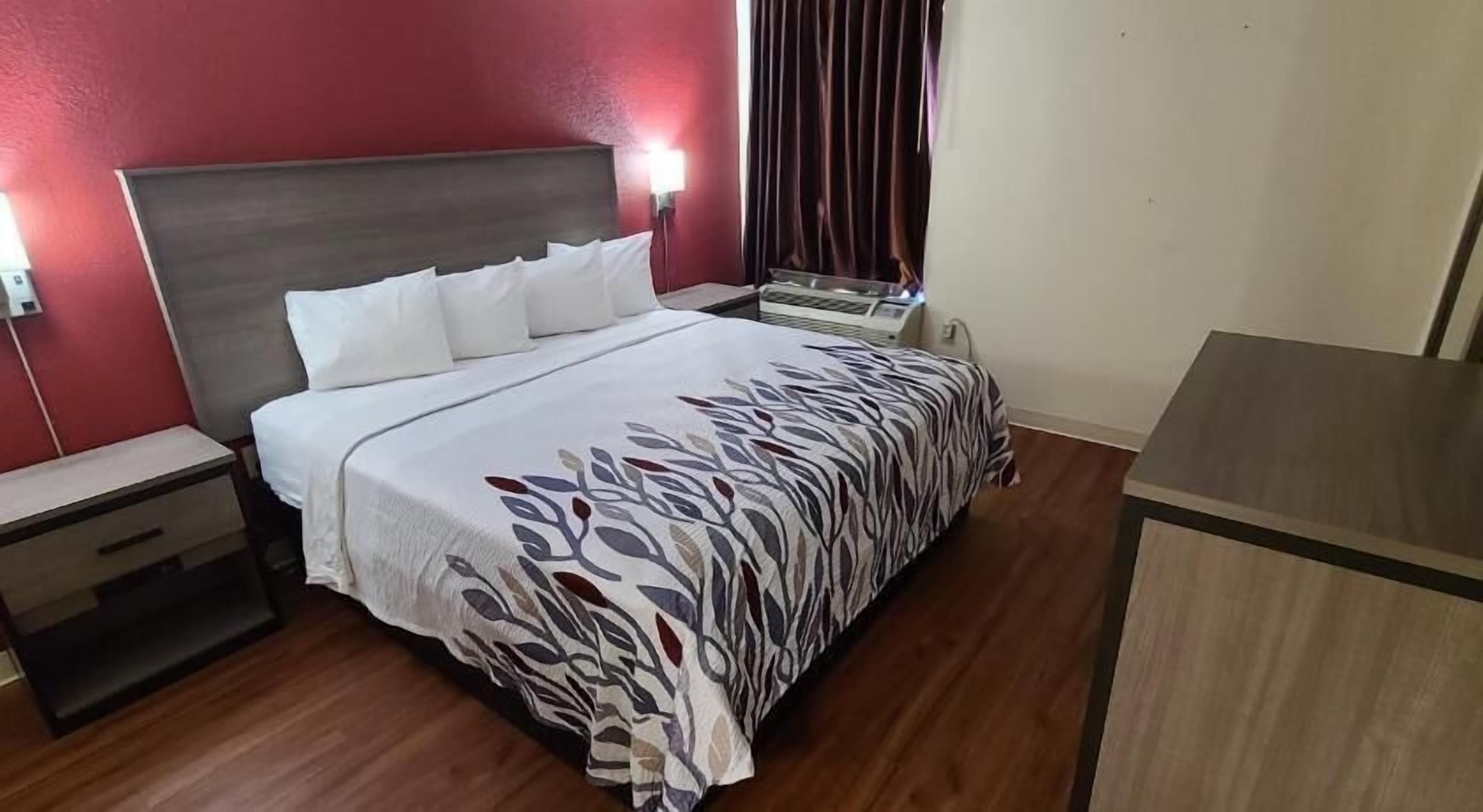 Työpöytä, silitysrauta/-lauta, ilmainen Wi-Fi, vuodevaatteet