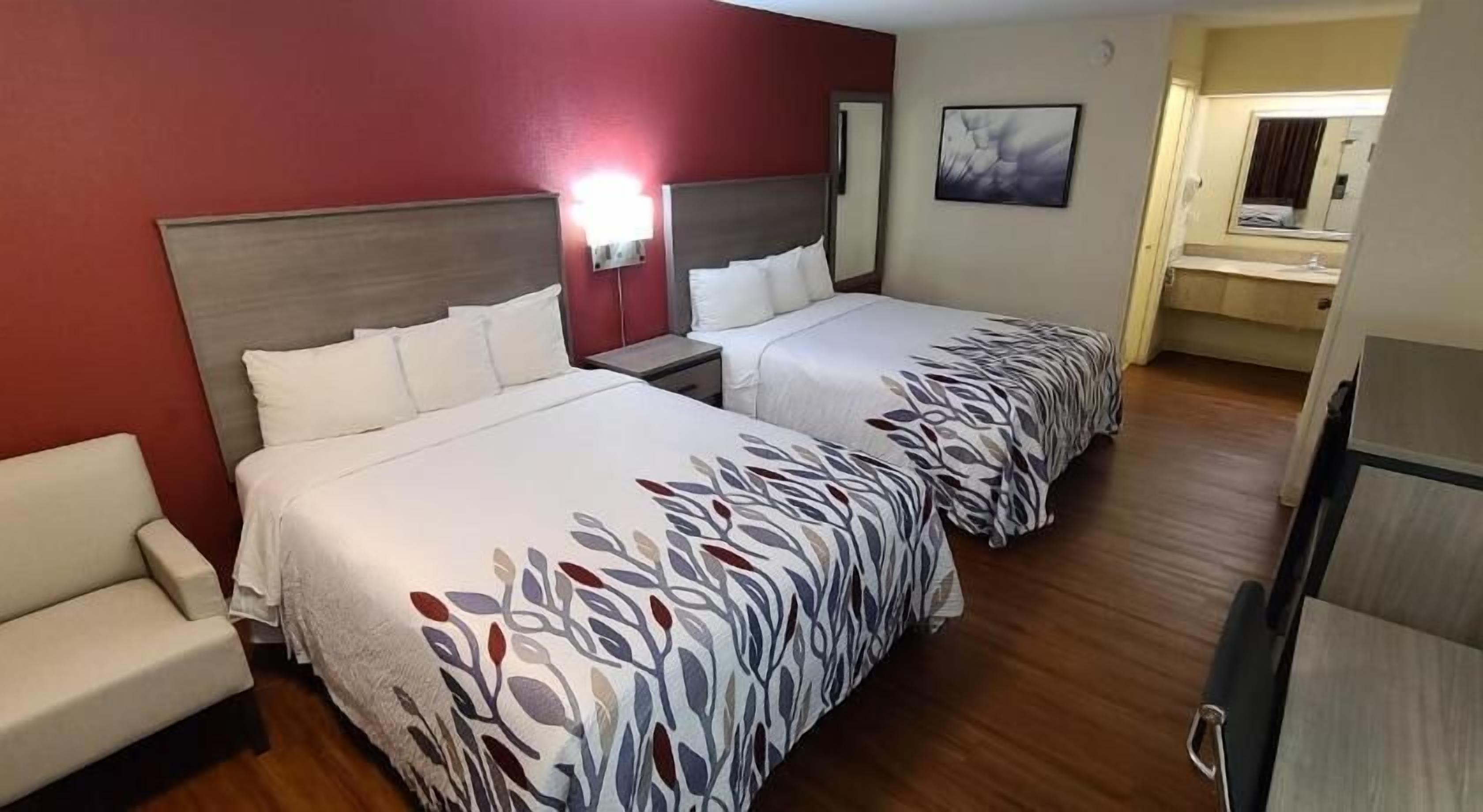 Työpöytä, silitysrauta/-lauta, ilmainen Wi-Fi, vuodevaatteet