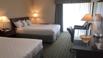 Caja de seguridad en la habitación y escritorio