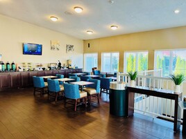 Free daily continental breakfast