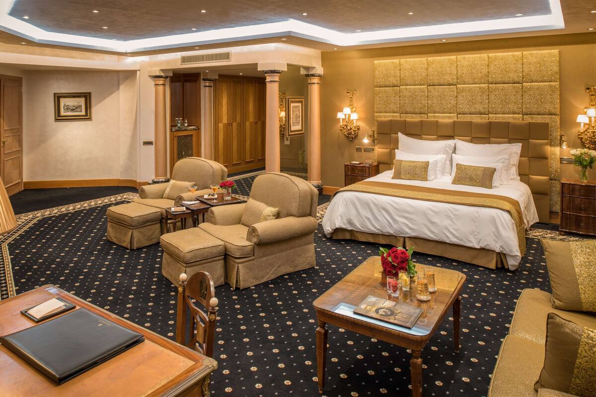 Suite, 1 King Bed, Rome View (Vista Suite, Spa/Club Lounge | Sengetøy av topp kvalitet, dundyner, minibar og safe på rommet