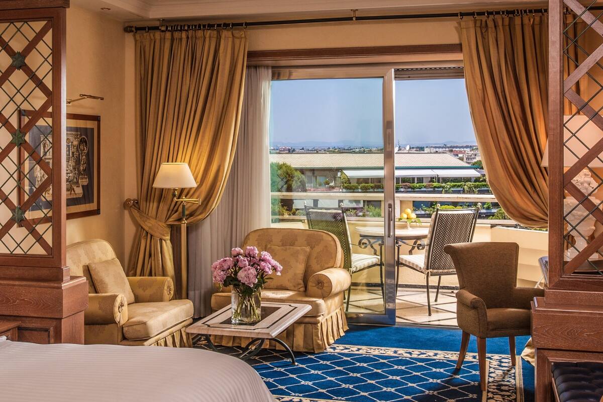 Room, 1 King Bed, (Imperial, Spa and Club Lounge Access | Sengetøy av topp kvalitet, dundyner, minibar og safe på rommet