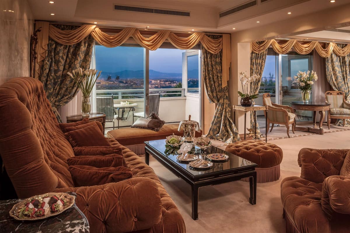 Signature Suite, 1 King Bed (Planetarium Suite, Spa/Lounge Access) | Living area | 42-inch LED TV with satellite channels, TV, DVD player