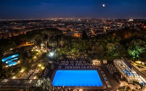 Indoor pool, 3 outdoor pools, cabanas (surcharge), pool umbrellas - Rome Cavalieri, A Waldorf Astoria Hotel (Rome)