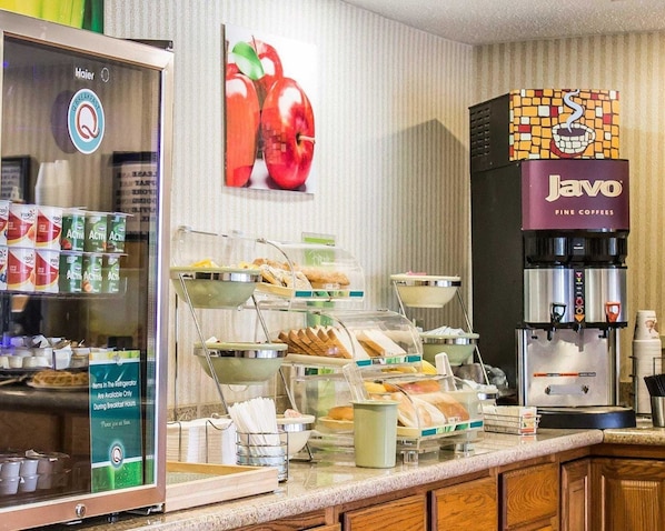 Free buffet breakfast on weekdays