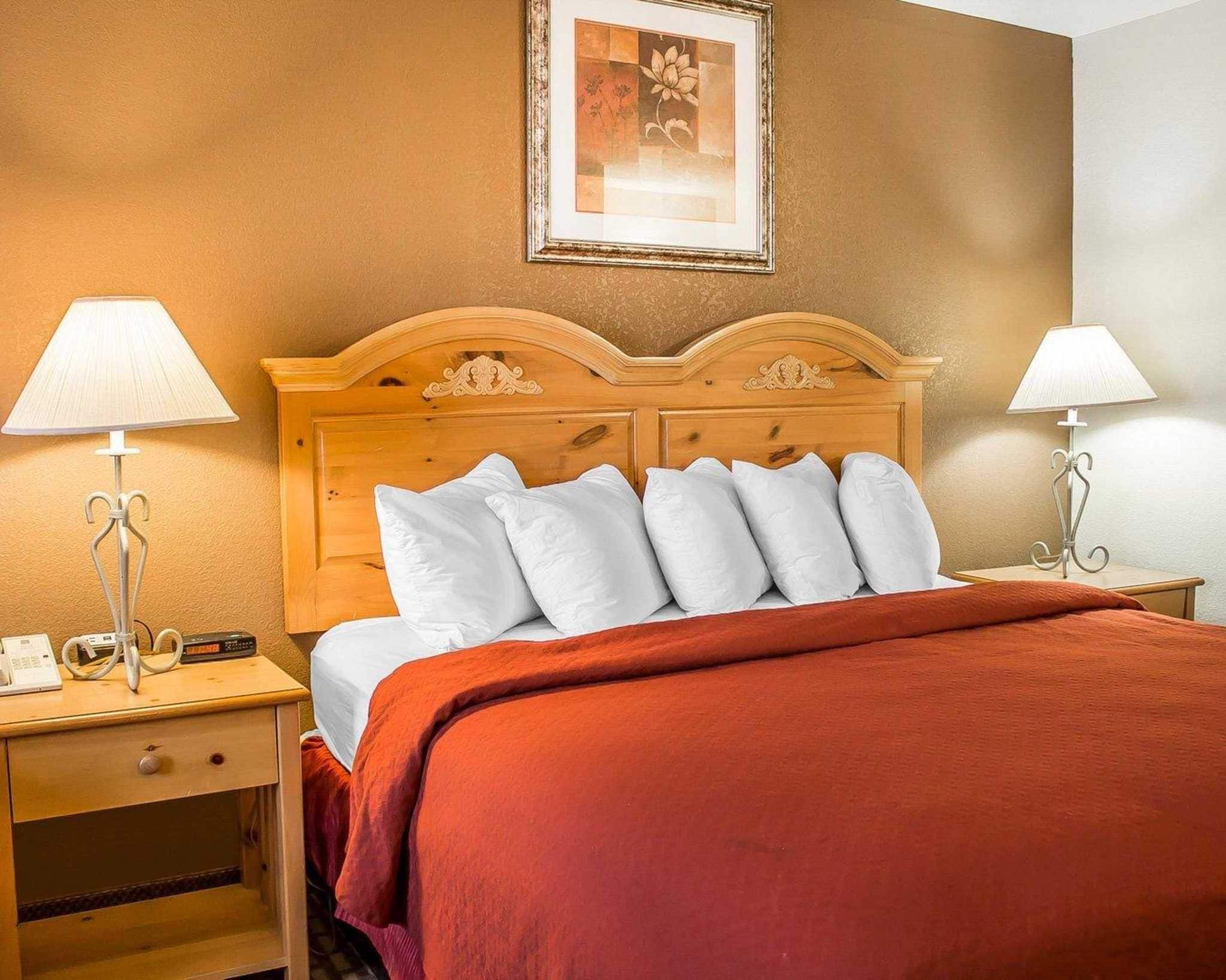 Bügeleisen/Bügelbrett, Zustellbetten, kostenloses WLAN, Bettwäsche