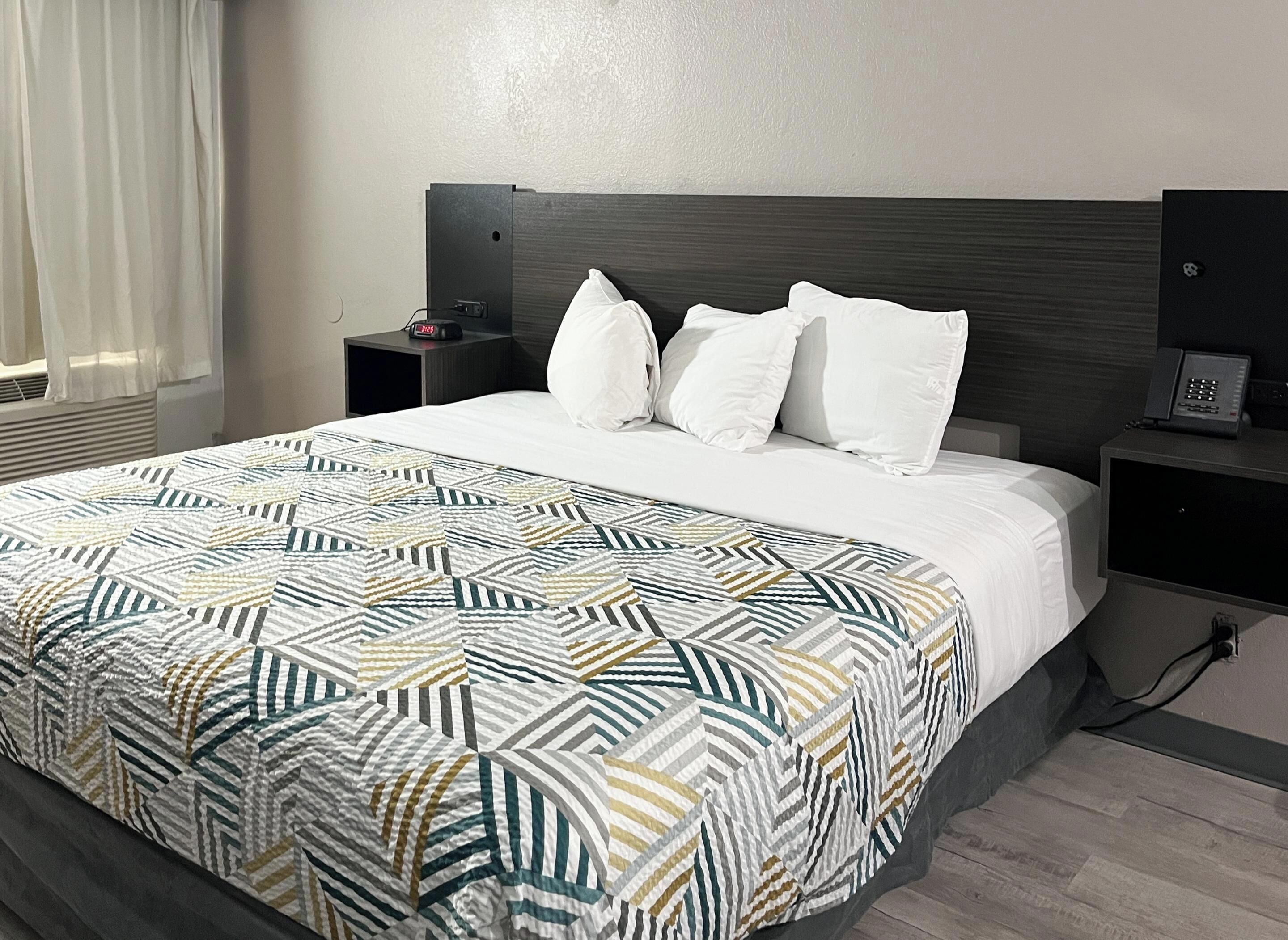 Room, 1 King Bed, Non Smoking | In-room safe, desk, laptop workspace, blackout drapes