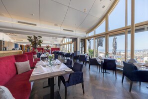 Breakfast, lunch, dinner served; sea views  - Grand Hotel Amrâth Kurhaus The Hague Scheveningen (The Hague)