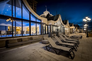 Couples treatment room(s), sauna, body treatments, body scrubs, facials