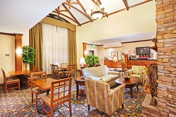 Free buffet breakfast on weekdays