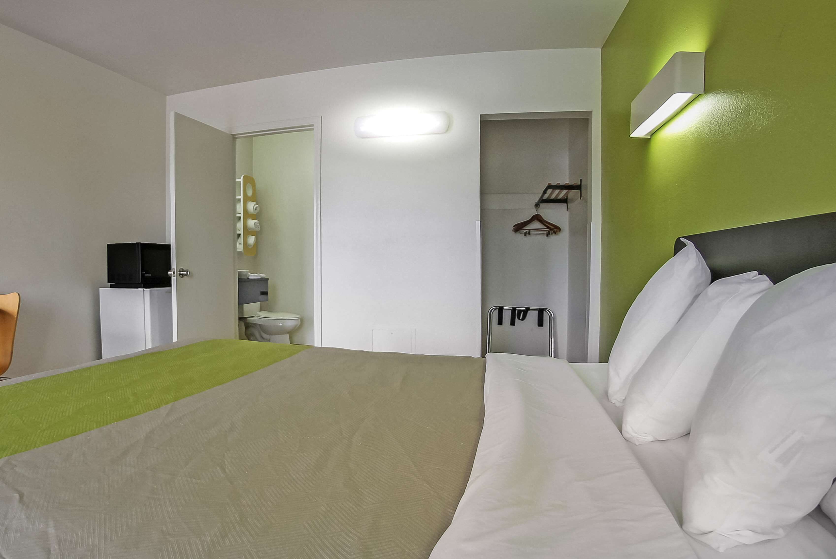 Laptop workspace, free WiFi, bed sheets