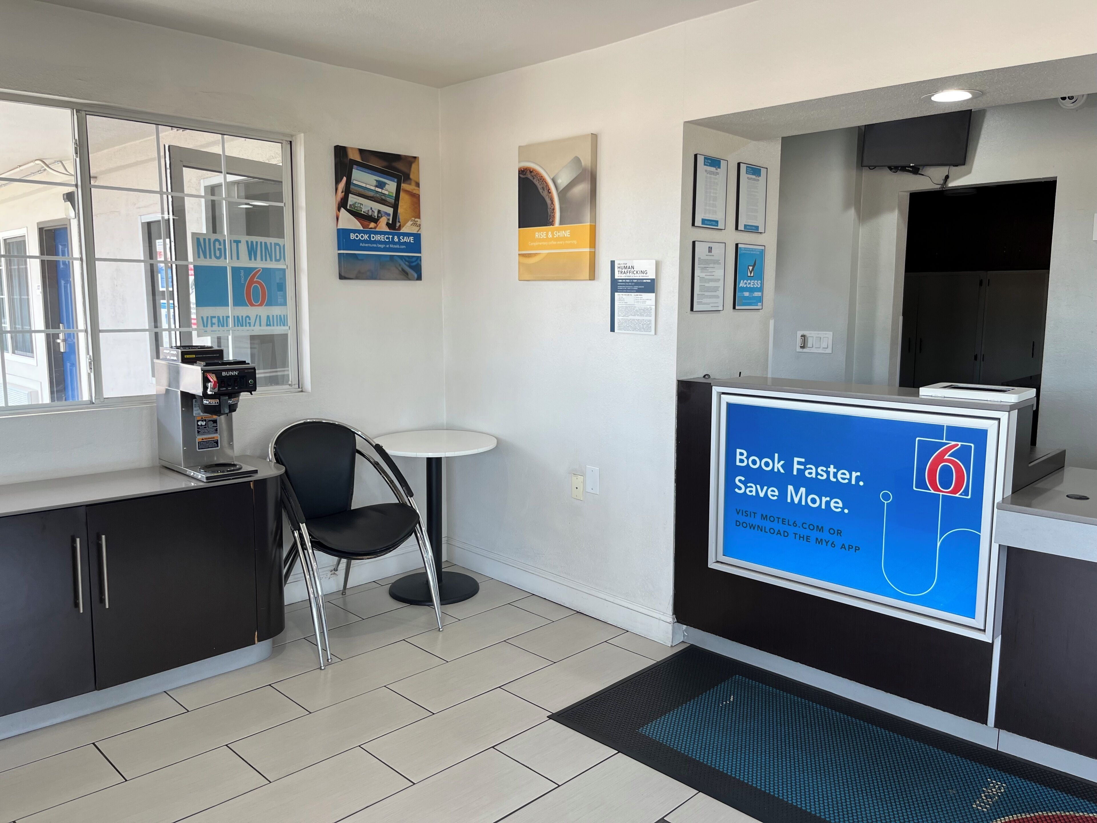 Photo - Motel 6 Visalia, CA