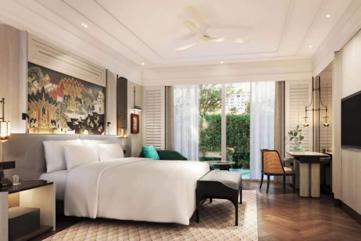 Premium bedding, down duvets, minibar, in-room safe