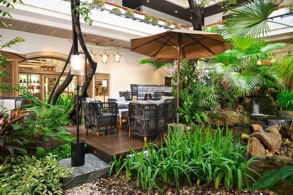 6 restaurants, breakfast, lunch, dinner served; Thai cuisine - Anantara Siam Bangkok Hotel (Bangkok)