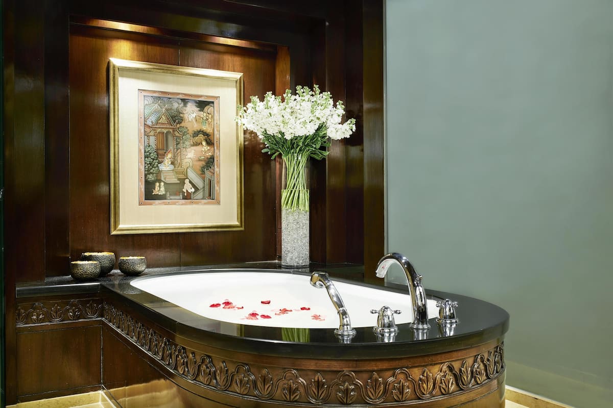 Royal Suite | 1 개의 침실, 고급 침구, 오리/거위털 이불, 미니바