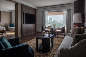 Premium bedding, down duvets, minibar, in-room safe - Anantara Siam Bangkok Hotel (Bangkok)