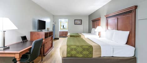 Two Queen Beds NonSmoking with 1Person SofaBed | Bureau, fer et planche à repasser, lits bébé (gratuits), Wi-Fi gratuit