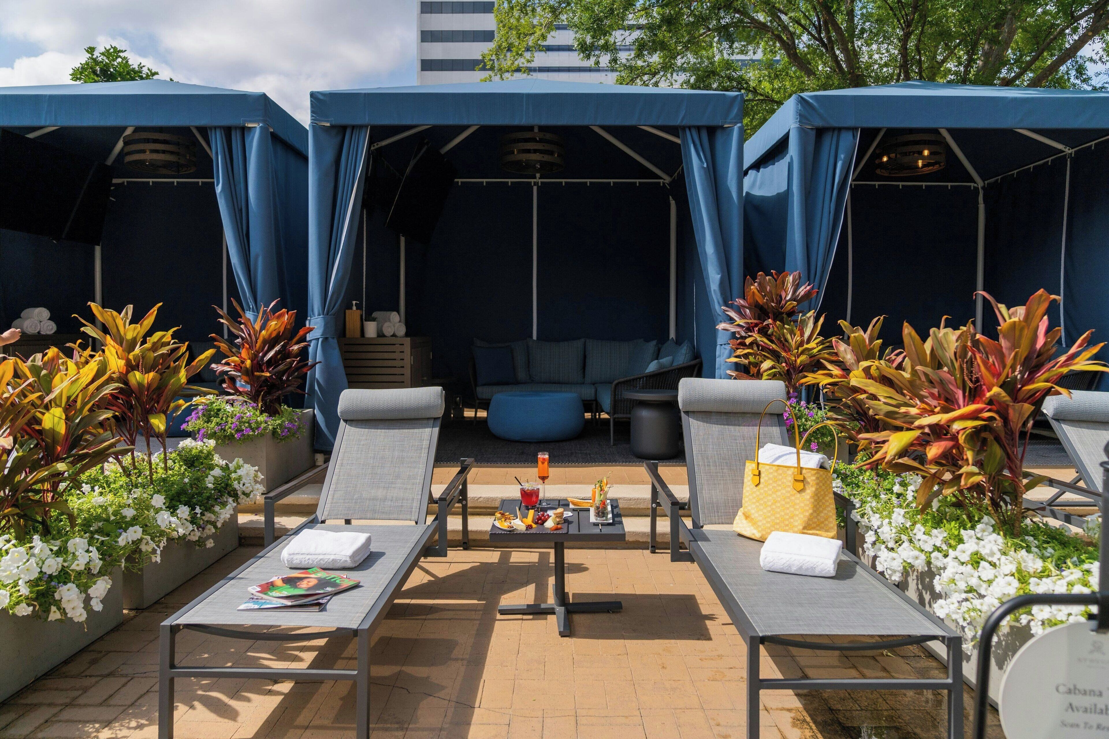 Outdoor pool, pool umbrellas, sun loungers