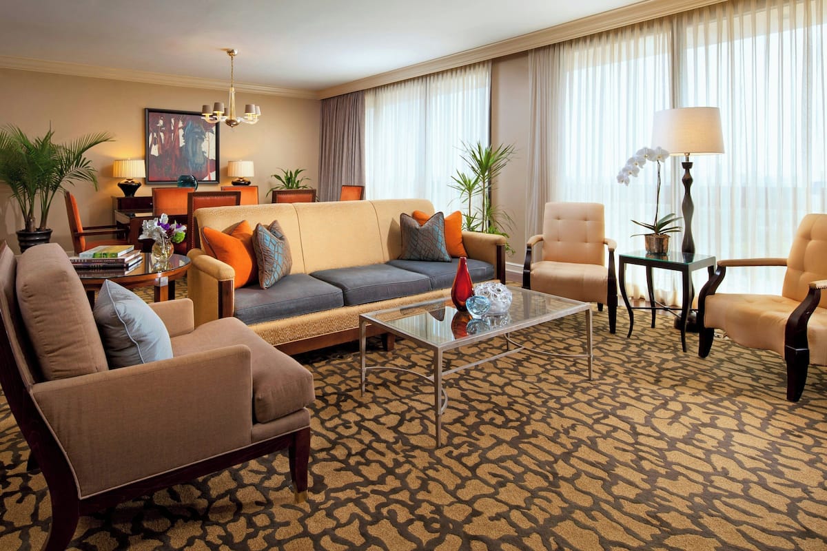 Suite, 1 Schlafzimmer, Kamin | Wohnbereich