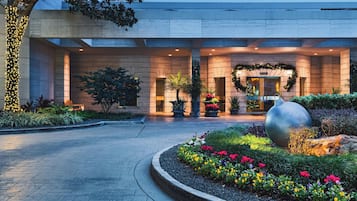 المنشأة من الخارج