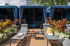 Outdoor pool, pool umbrellas, sun loungers