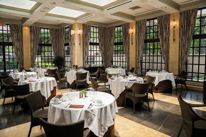 Houston Grand Hotel - River Oaks