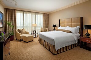 Egyptian cotton sheets, premium bedding, minibar, in-room safe