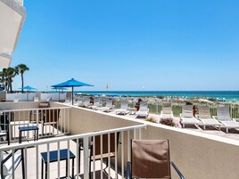 Ropa de cama de alta calidad, escritorio y cortinas blackout 