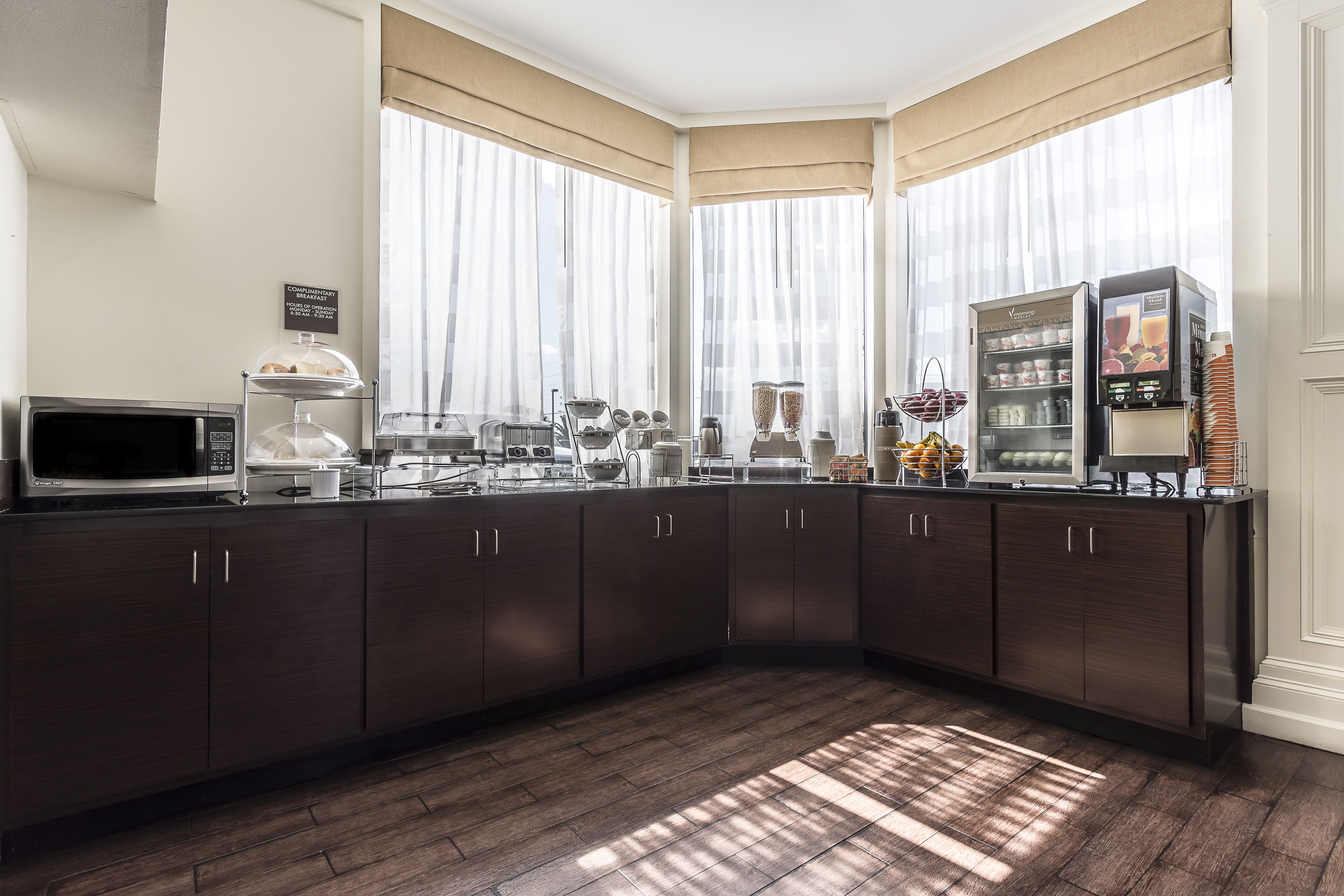 free daily continental breakfast